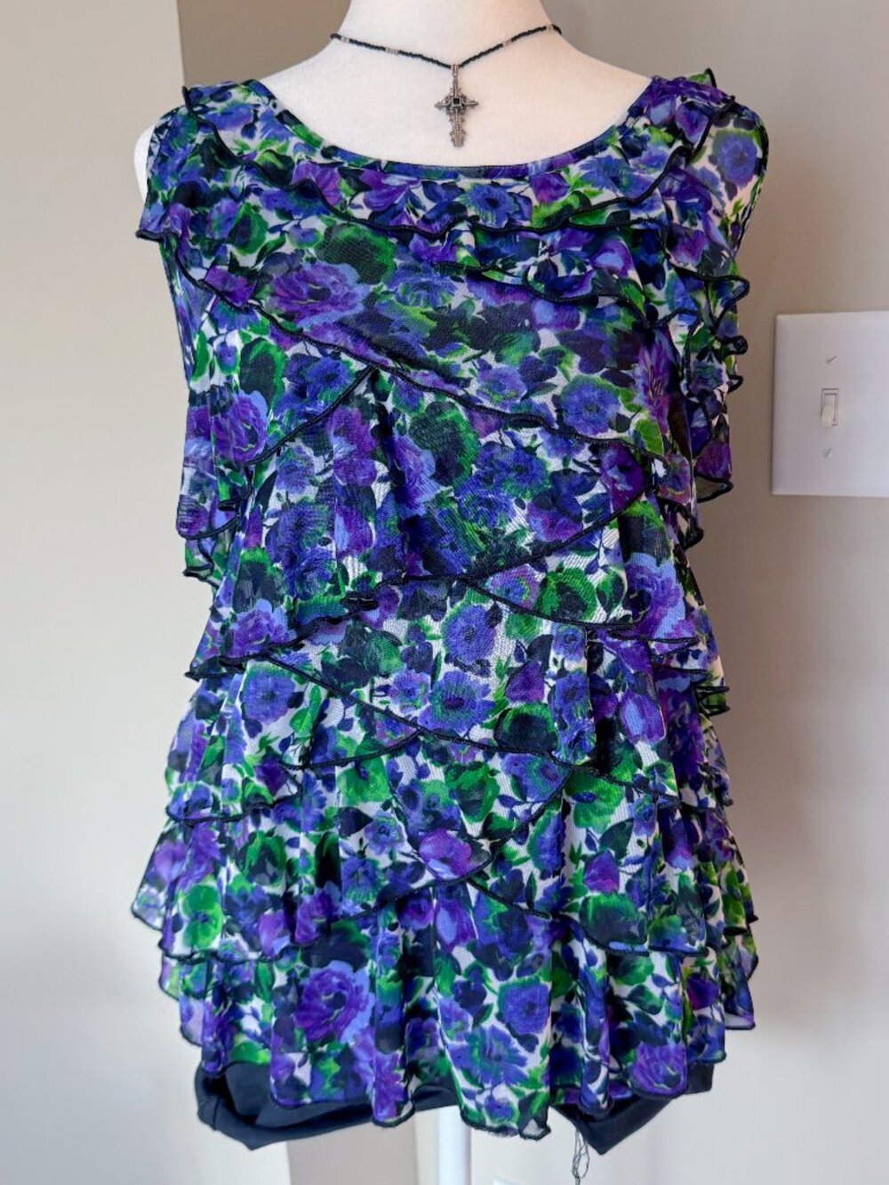 Dressbarn Sleeveless Layered Ruffle Top Purple Floral Print - Size Large